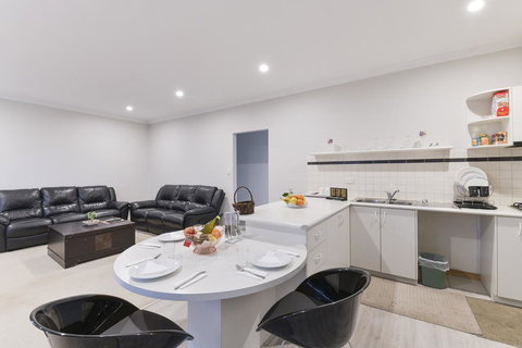 Platinum Motel - C Tourism 3