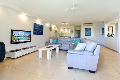 POINCIANA 101 HAMILTON ISLAND CENTRALLY LOCATED 3 BEDROOM, Plus BUGGY!! - C Tourism 3