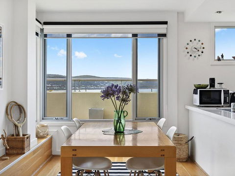 POINT GREY APARTMENT ONE - VIEWPOINT - C Tourism 3