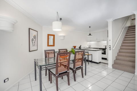Poolside Apt In Alamanda Beachfront Resort (77) - C Tourism 3