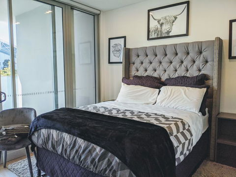 Presidential 3-bed 2-bath, Balcony, With Pool Included - C Tourism 0