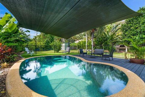 Private Pool, Big Backyard, Aircon - Paradise! - C Tourism 0