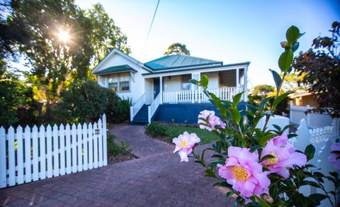 Queen Bee Cottage, Milton - C Tourism 0