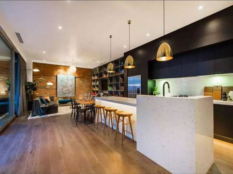 Readyset Glashouse Melbourne - C Tourism 0