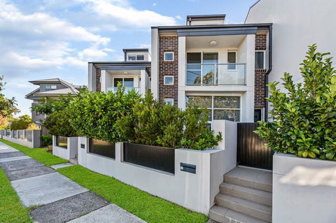 Relax In A Spacious & Modern Townhouse In Asquith - C Tourism 0
