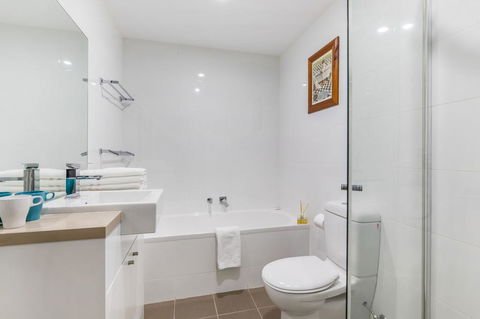 Relax In A Spacious & Modern Townhouse In Asquith - C Tourism 1
