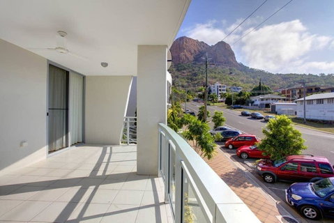 Resort Style Apartment On Gregory - C Tourism 0