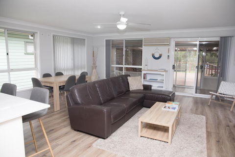 Riverside Haven - Boating, Fishing, Beach, Cafes In Walking Range - C Tourism 2