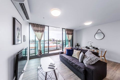 Riverside Living In Portside Wharf Hamilton - C Tourism 2