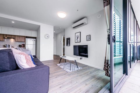 Riverside Living In Portside Wharf Hamilton - C Tourism 1