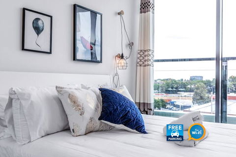 Riverside Living In Portside Wharf Hamilton - C Tourism 0