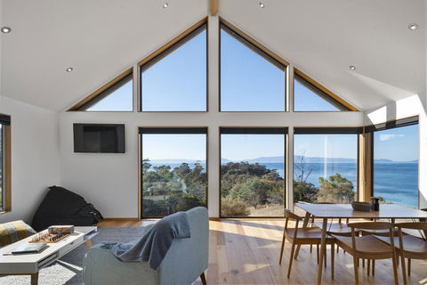 Rocky Ridge - L'Abode Accommodation - C Tourism 1