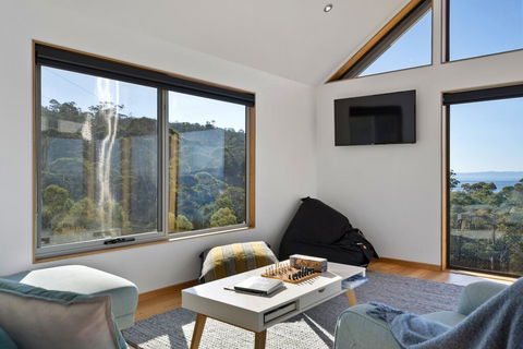 Rocky Ridge - L'Abode Accommodation - C Tourism 3