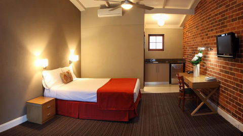 Rose & Crown Hotel - C Tourism 1