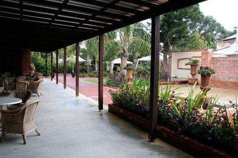 Rose & Crown Hotel - C Tourism 3
