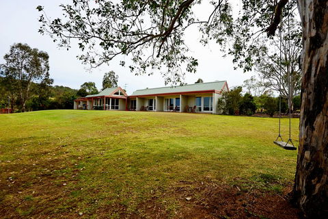 Rothbury Escape - C Tourism 0