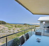 Saltwater Curls Anna Bay Coastal Retreat with Views - C Tourism