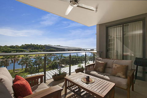 Saltwater Suites - 1,2 & 3 Bed Waterfront Apartments - C Tourism 2