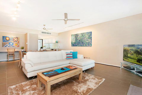 Saltwater Suites - 1,2 & 3 Bed Waterfront Apartments - C Tourism 1