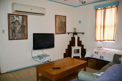 Samford Cottage - C Tourism 2