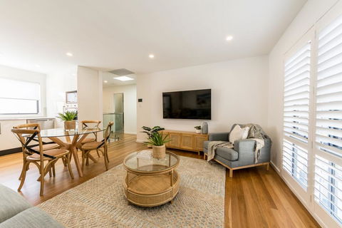 Sandcastle, 26a Winsor Street - C Tourism 0