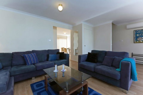 Sandcastles, 2/23 Robinson Street - C Tourism 1