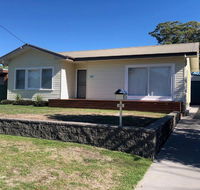 Sandy Shoal' 46 Rigney Street - Shoal Bay Beach Cottage with aircon - C Tourism