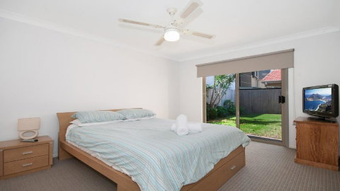 Seachange - Foxtel, Netflix, WiFi - C Tourism 1