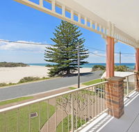 SEASCAPE - An Enticing Lakeside Escape - C Tourism