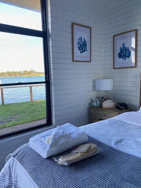 Serenity By The Lake - C Tourism 3