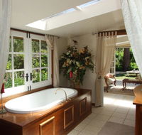 Shakespeare's Wilderness Chalet - C Tourism