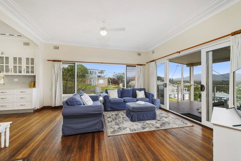 Shellseekers, 4 Hodgson Street - C Tourism 2