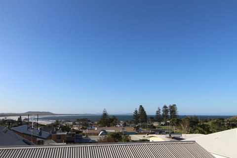 Shiloh Holiday House, 14 East Street - C Tourism 0