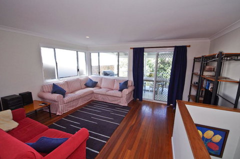 Shiloh Holiday House, 14 East Street - C Tourism 2