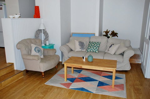 SHORE BEATS WORK - INVERLOCH - C Tourism 0