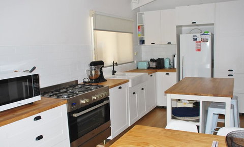 SHORE BEATS WORK - INVERLOCH - C Tourism 1