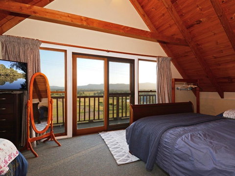 Silver Springs (4br) Cottage, With Wifi, Views, Olives And Space . Fireplace, Views, Olives And Space - C Tourism 2