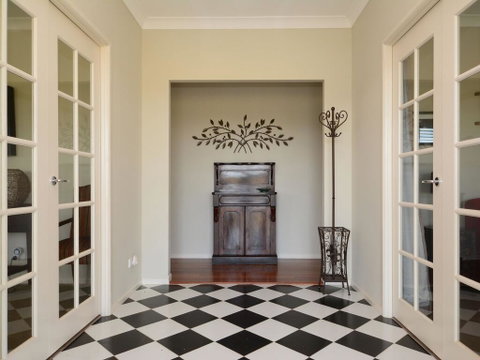 Silver Springs 6br Luxury Homestead With Wifi, Pool. Fireplace, Views, Olives And Space - C Tourism 3