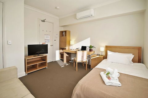 Single Room W/ Private Bathroom In Brunswick! - C Tourism 0