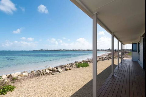 Smart Beach House @ Pelican Point - C Tourism 1