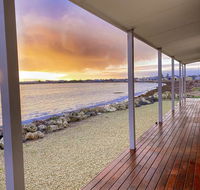 Smart Beach House  Pelican Point - C Tourism