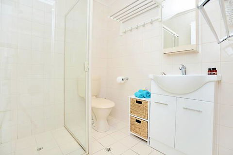 Smugglers Resort-Style Apartments No 9 - C Tourism 1