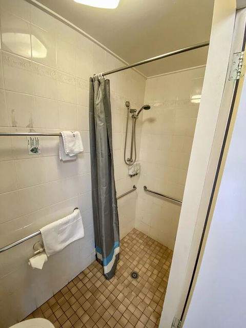 Snow Season Motor Inn - C Tourism 3