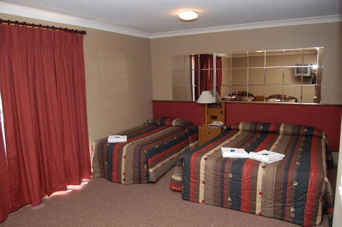 Southern Cross Motor Inn & Tourist Park - C Tourism 1