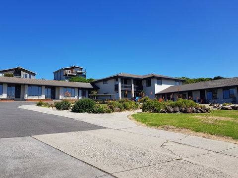 Southern Ocean Motor Inn - C Tourism 1