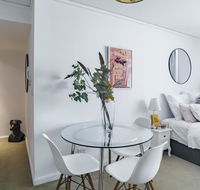 Spacious Apt V Stylish Furniture Pool GYM - C Tourism