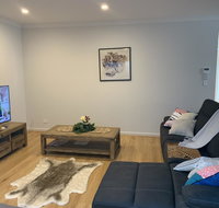 Spacious Rooms Home-Stay with Free Wifi - C Tourism