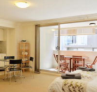 Spacious Studio by the Beach in Manly - C Tourism