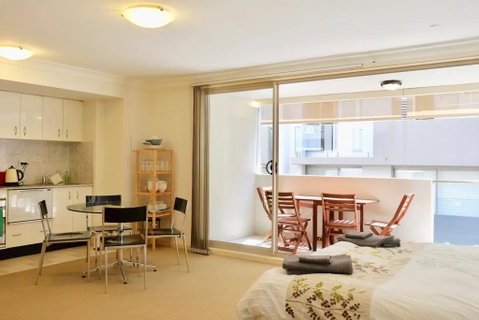 Spacious Studio By The Beach In Manly - C Tourism 0