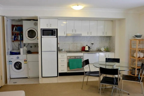 Spacious Studio By The Beach In Manly - C Tourism 2